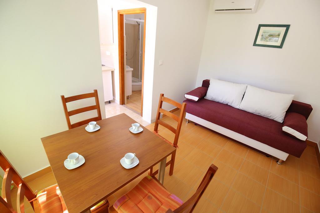 Holiday Home Zemljak Sukošan Eksteriør billede