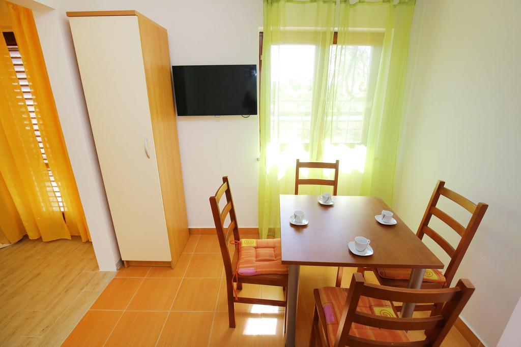 Holiday Home Zemljak Sukošan Eksteriør billede